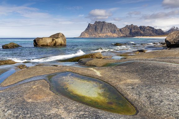 Plage de Uttakleiv dans les îles Lofoten