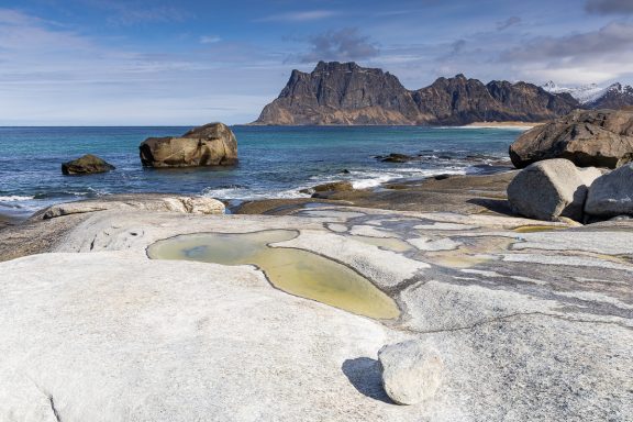 Plage de Uttakleiv dans les îles Lofoten