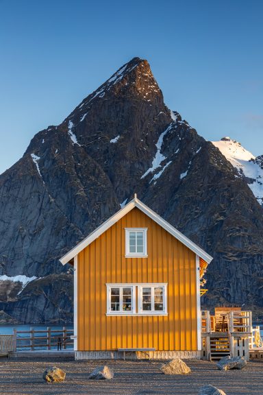 Maison jaune de Sakrisøy